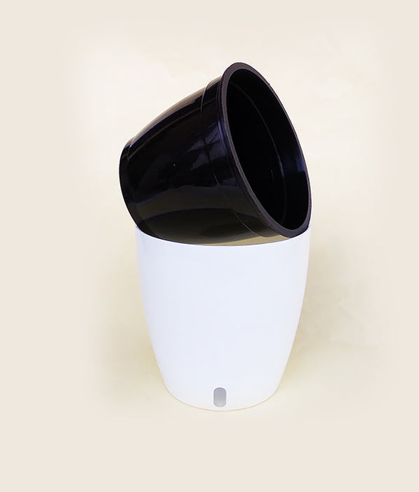 OASIS 120 Self Watering 4.7 inch Plastic Pot (White Black)
